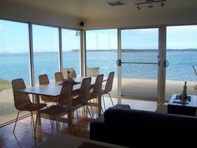 Coorong Beach House - Lightning Ridge Tourism 0