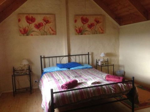 Glendon Beach House - Lightning Ridge Tourism 1