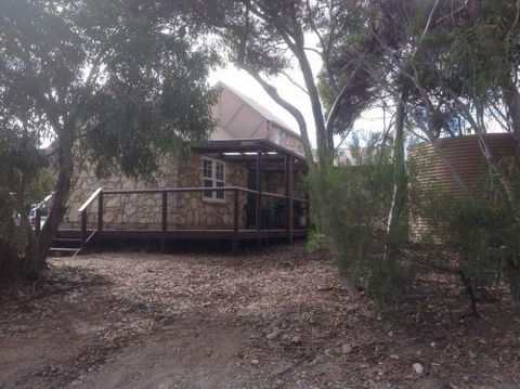 Glendon Beach House - Lightning Ridge Tourism 4