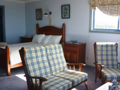 Hedgehog House - Lightning Ridge Tourism 7