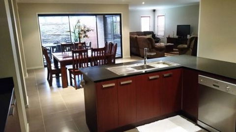 Cherry Blossum Residences - Lyndhurst - Lightning Ridge Tourism 5