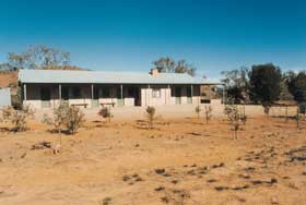 Alpana Station - Lightning Ridge Tourism 0