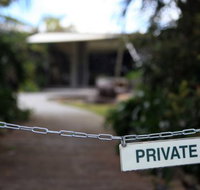ArtHOUSE Beachfront Accommodation - Lightning Ridge Tourism