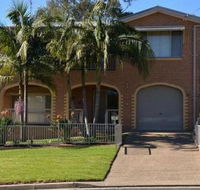 Tomakin Beach House - Lightning Ridge Tourism