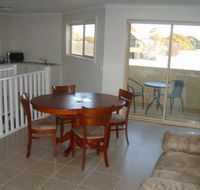 Inverloch Cabins - Lightning Ridge Tourism