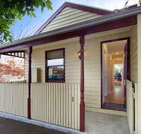 Port Melbourn Cottage - Stay Innercity - Lightning Ridge Tourism