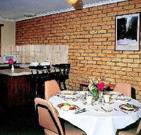 Riverfront Villas - Lightning Ridge Tourism