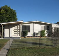 Our Holiday House - Lightning Ridge Tourism