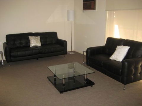 Midtown Serviced Apartments - Lightning Ridge Tourism 1