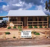 Cowell Barry Street Holiday Cottage - Lightning Ridge Tourism