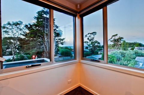 MORNINGTON PENINSULA ACCOMMODATION BEACH HOUSE - Lightning Ridge Tourism 6