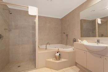 Melbourne Metropole Central - Lightning Ridge Tourism 15