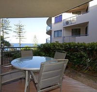 Beach Retreat Coolum - Lightning Ridge Tourism