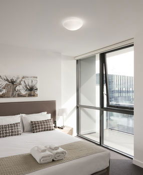 Grand Mercure Apartments Docklands - Lightning Ridge Tourism 48