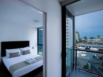 Grand Mercure Apartments Docklands - Lightning Ridge Tourism 50