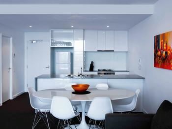 Grand Mercure Apartments Docklands - Lightning Ridge Tourism 54