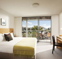 Pullman Magenta Shores Resort - Lightning Ridge Tourism