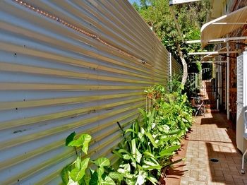 Wombats B&B - Apartments - Lightning Ridge Tourism 1