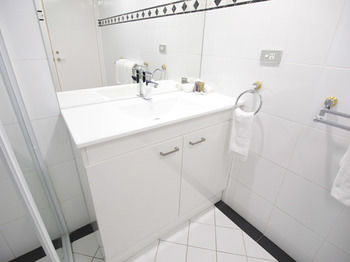 Oaks On Castlereagh, Sydney Central - Lightning Ridge Tourism 2