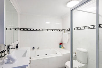 Oaks On Castlereagh, Sydney Central - Lightning Ridge Tourism 45