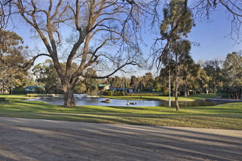 Best Western Melbourne's Princes Park Motor Inn - Lightning Ridge Tourism 0