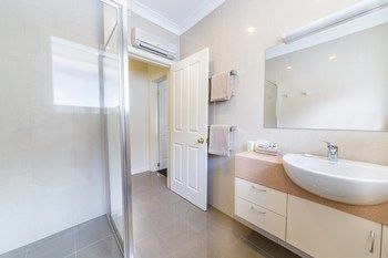 Best Western Melbourne's Princes Park Motor Inn - Lightning Ridge Tourism 7