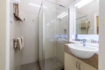 Best Western Melbourne's Princes Park Motor Inn - Lightning Ridge Tourism 17
