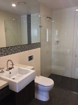 Avonmore On The Park Boutique Hotel - Lightning Ridge Tourism 3