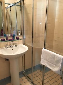 Avonmore On The Park Boutique Hotel - Lightning Ridge Tourism 24