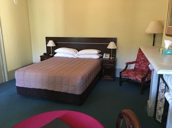 Avonmore On The Park Boutique Hotel - Lightning Ridge Tourism 33