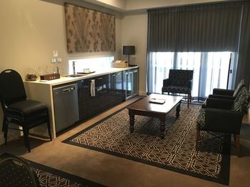 Avonmore On The Park Boutique Hotel - Lightning Ridge Tourism 37