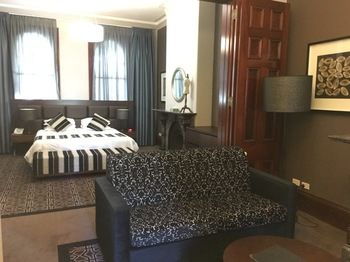 Avonmore On The Park Boutique Hotel - Lightning Ridge Tourism 42