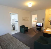 Drummond Apartments Services - Lightning Ridge Tourism