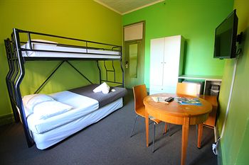 Sydney Central Inn - Hostel - Lightning Ridge Tourism 11