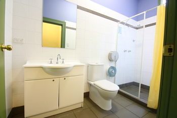 Sydney Central Inn - Hostel - Lightning Ridge Tourism 24