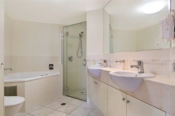 ULTIQA Shearwater Resort - Lightning Ridge Tourism 0