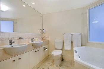 ULTIQA Shearwater Resort - Lightning Ridge Tourism 15