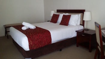 OVR Caloundra - Lightning Ridge Tourism 5