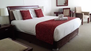 OVR Caloundra - Lightning Ridge Tourism 7