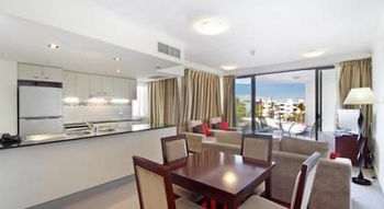 OVR Caloundra - Lightning Ridge Tourism 10