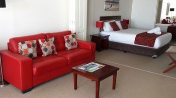 OVR Caloundra - Lightning Ridge Tourism 14