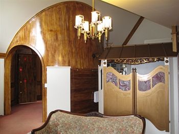 A Camelot Tower & Penthouse - Lightning Ridge Tourism 12