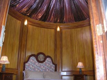 A Camelot Tower & Penthouse - Lightning Ridge Tourism 26