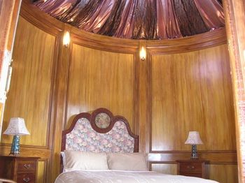 A Camelot Tower & Penthouse - Lightning Ridge Tourism 27