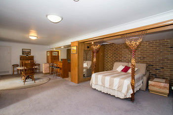 A Camelot Tower & Penthouse - Lightning Ridge Tourism 38