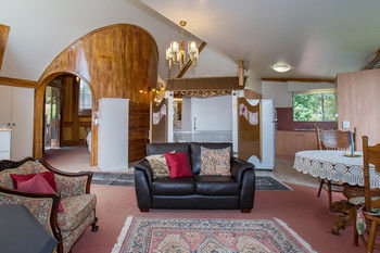 A Camelot Tower & Penthouse - Lightning Ridge Tourism 42