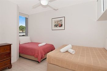 Fairshore Noosa - Lightning Ridge Tourism 1