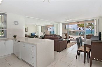 Fairshore Noosa - Lightning Ridge Tourism 5