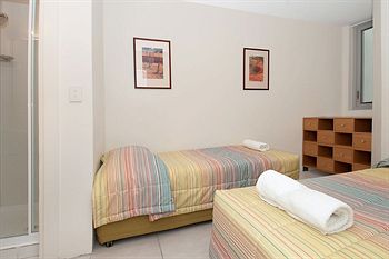 Fairshore Noosa - Lightning Ridge Tourism 18