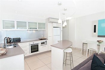 Fairshore Noosa - Lightning Ridge Tourism 23